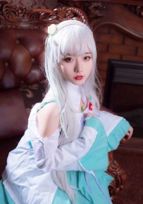 裙子下边是野兽_BD英语全集免费观看